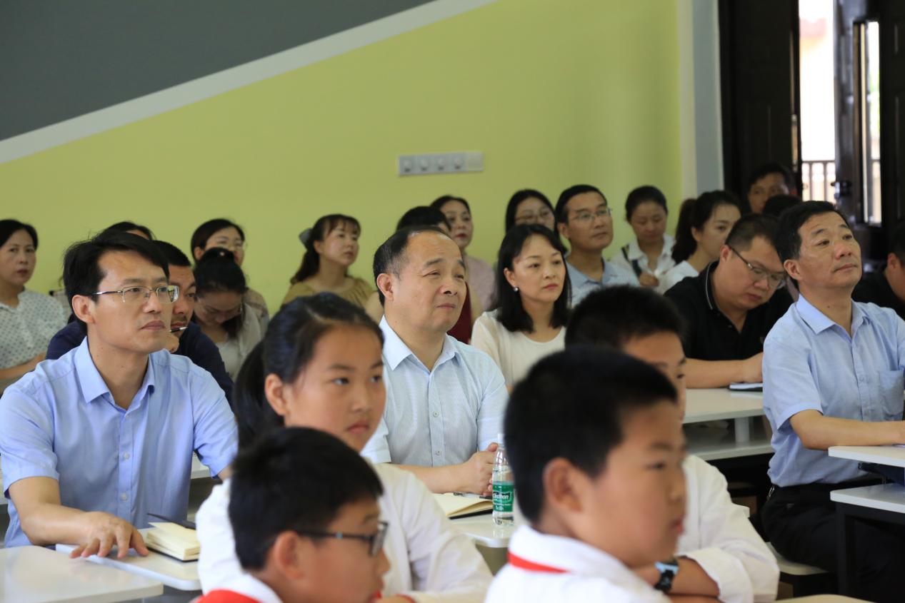 铜官山区小学最新领导团队，引领与变革的力量