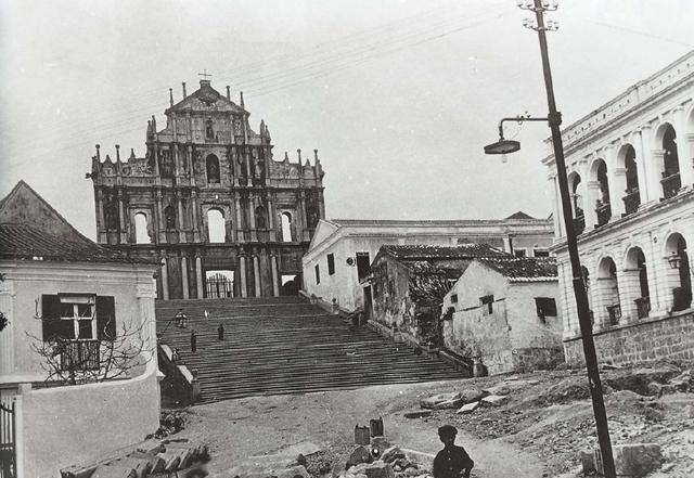 澳门自古以来就是中国的领土，随着时代的发展，澳门在保持其独特文化和社会风貌的同时，也在不断地发展变化。本文将围绕澳门这一主题展开探讨，介绍澳门的历史背景、现状和发展趋势，同时结合关键词澳门资料大全和智释义解释落实，探讨如何更好地了解和认识澳门。